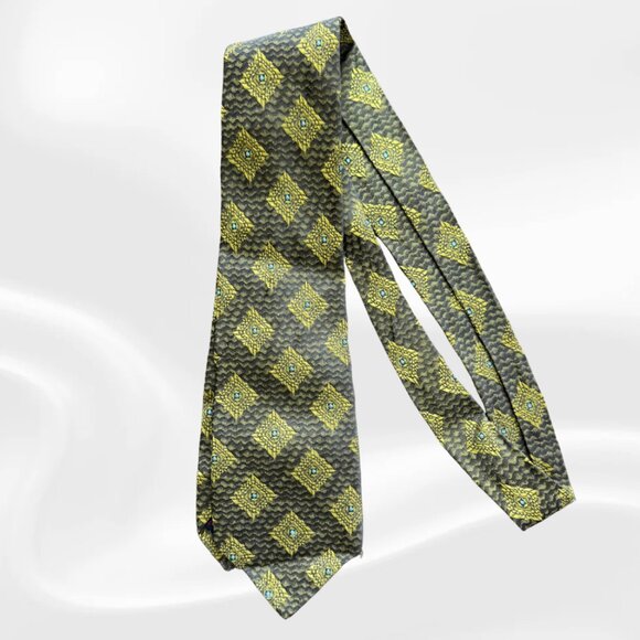 Vintage Geometric Silk Necktie – Green & Gold Diamond Pattern - Picture 1 of 3